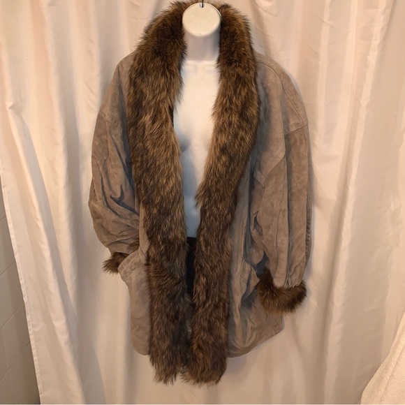 YVES SAINT LAURENT FOURRURES size XL suede/raccon/sheared beaver COAT - Picture 13 of 13